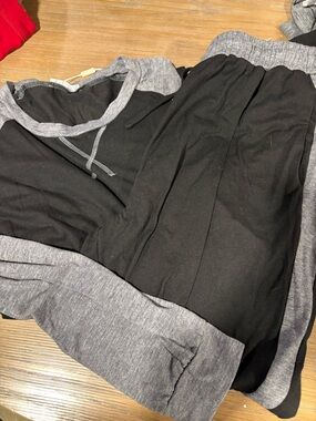 Black and Heather Gray Two-Tone Lounge Set